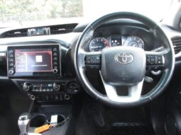 
Toyota Hilux 2.8 D-4D Invincible full									