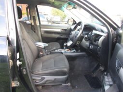 
Toyota Hilux 2.8 D-4D Invincible full									