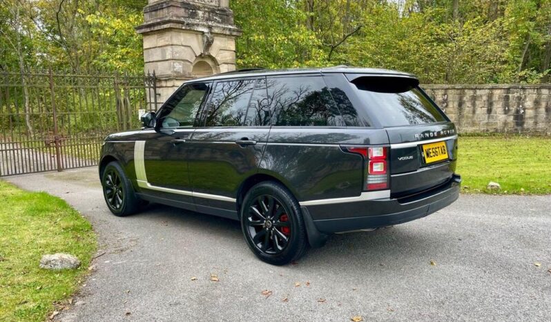 
Land Rover Range Rover 3.0 TD V6 Vogue full									