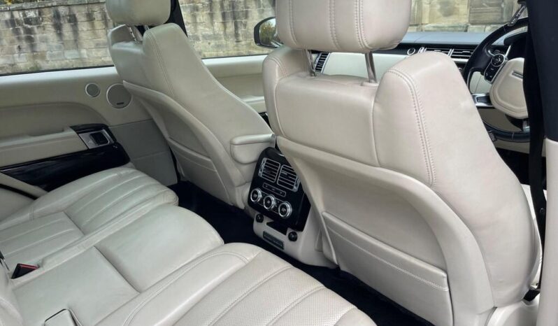 
Land Rover Range Rover 3.0 TD V6 Vogue full									