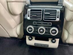 
Land Rover Range Rover 3.0 TD V6 Vogue full									