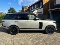 
Land Rover Range Rover 3.0 TD V6 Vogue Auto full									