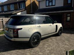 
Land Rover Range Rover 3.0 TD V6 Vogue Auto full									