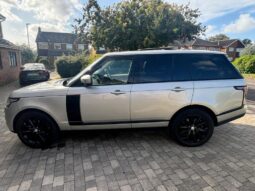 
Land Rover Range Rover 3.0 TD V6 Vogue Auto full									