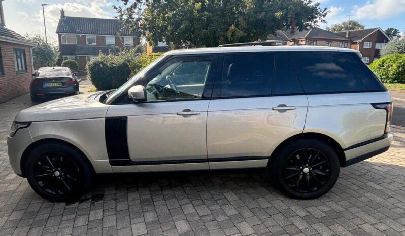 
Land Rover Range Rover 3.0 TD V6 Vogue Auto full									