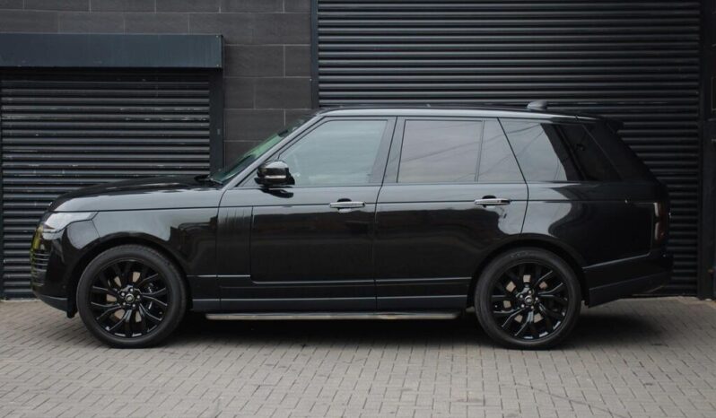
Land Rover Range Rover 4.4 SD V8 Vogue full									