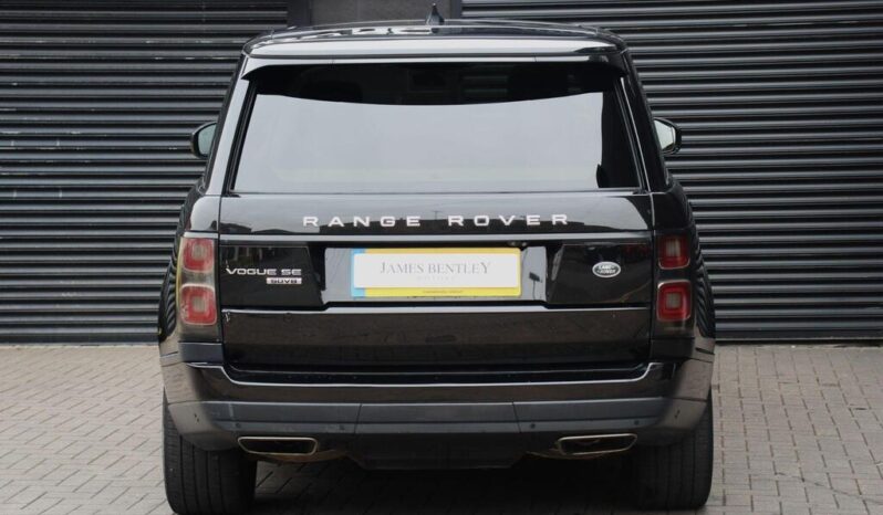 
Land Rover Range Rover 4.4 SD V8 Vogue full									