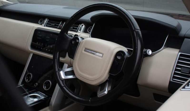 
Land Rover Range Rover 4.4 SD V8 Vogue full									