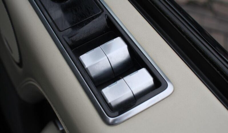 
Land Rover Range Rover 4.4 SD V8 Vogue full									