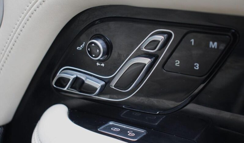 
Land Rover Range Rover 4.4 SD V8 Vogue full									