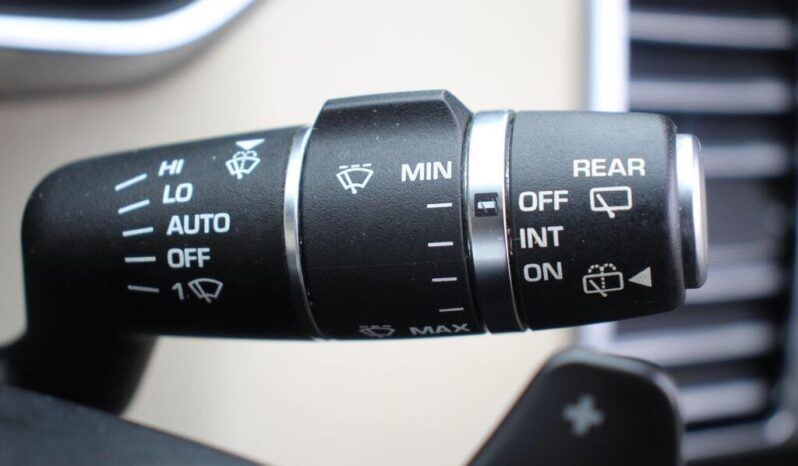 
Land Rover Range Rover 4.4 SD V8 Vogue full									