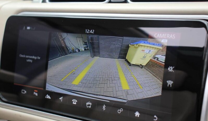 
Land Rover Range Rover 4.4 SD V8 Vogue full									