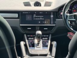 
Porsche Cayenne 3.0T V6 TiptronicS 4WD Euro 6 full									