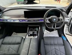 
BMW i7 M70 xDrive full									