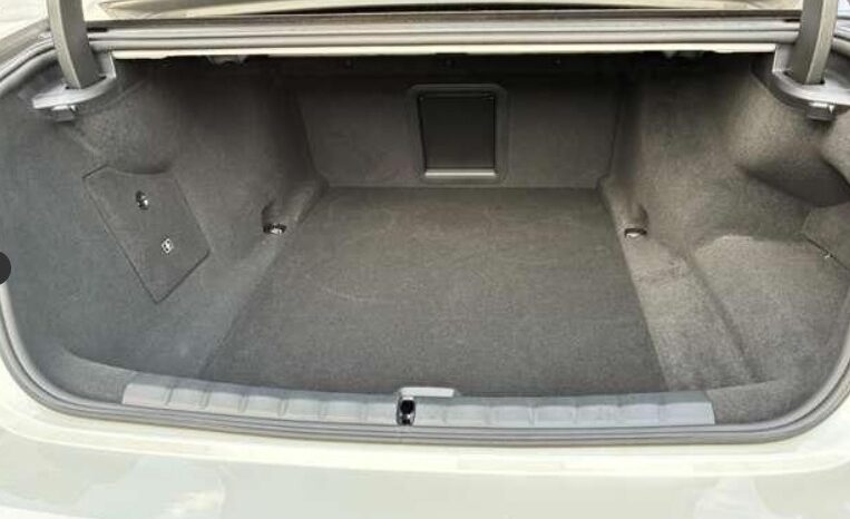 
BMW i7 M70 xDrive full									