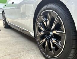 
BMW i7 M70 xDrive full									