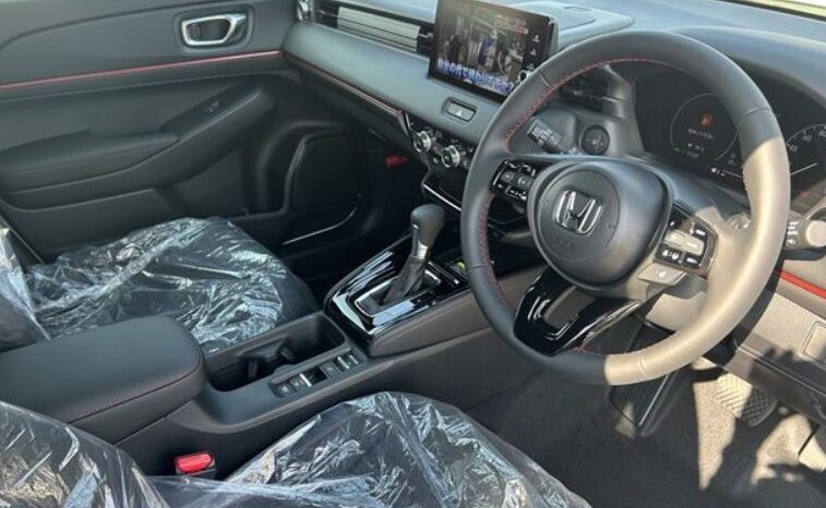 
Honda Vezel RS New Package full									